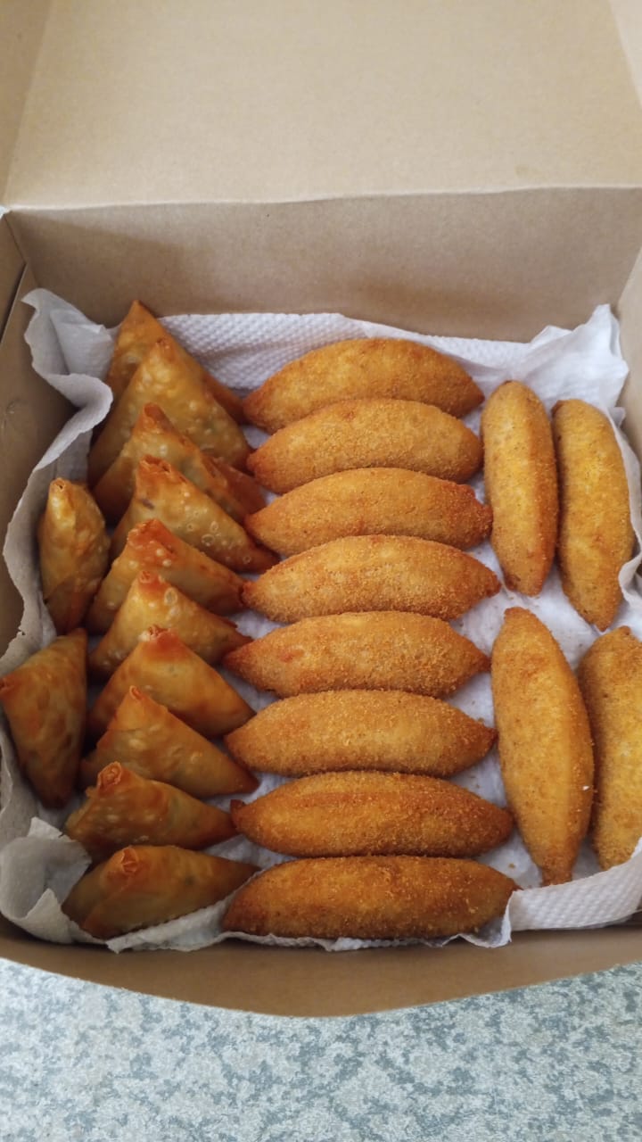 Chamussas da Etta.